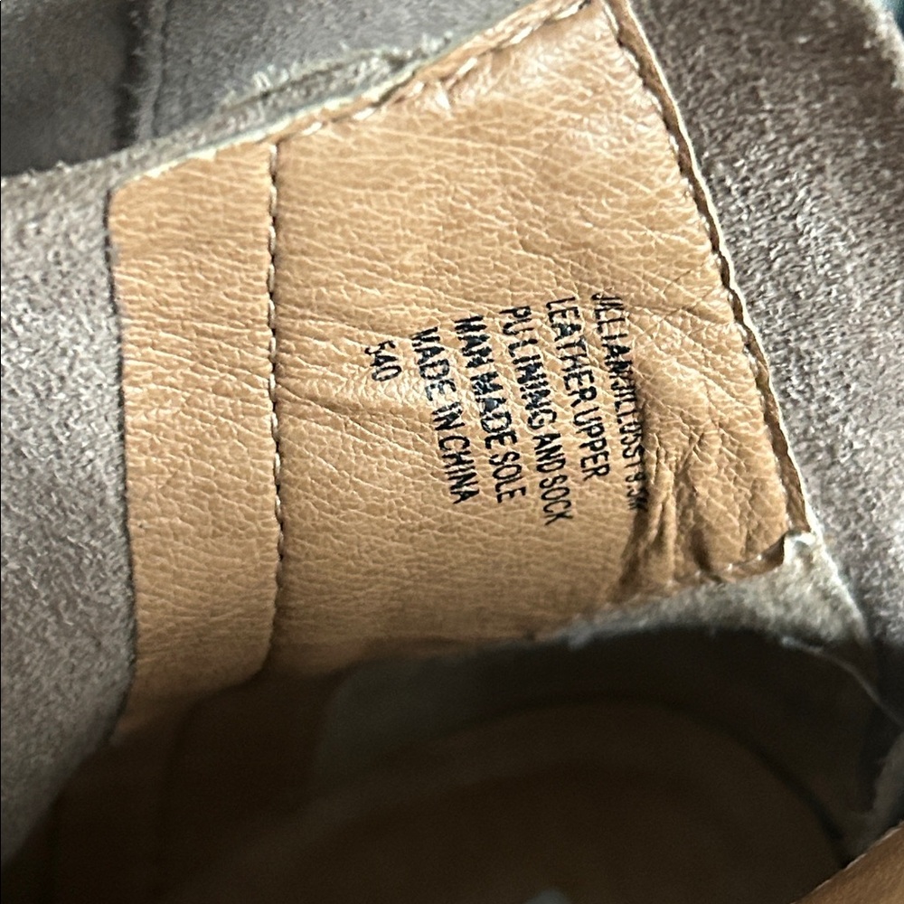 Steve Madden Jillian 9.5 suede leather upper block heel Tan Ankle Boots - Picture 5 of 10